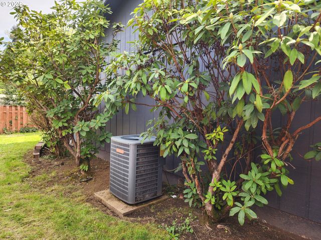 130 Ne 12TH Ave, Canby, OR 97013