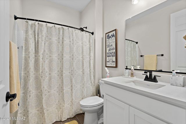 10157 S Rolling Water Drive, Vail, AZ 85641