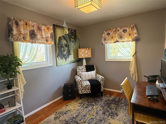 14 Townsend Place, Syosset, NY 11791