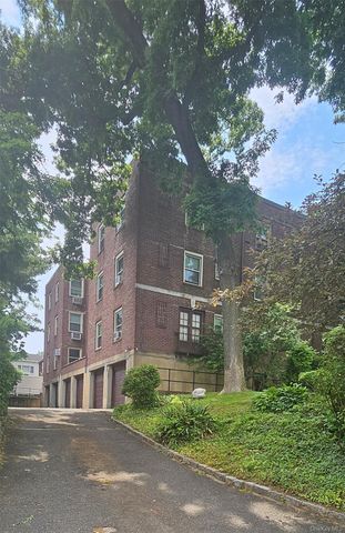 1 Ascot Ridge 1A, Great Neck, NY 11021