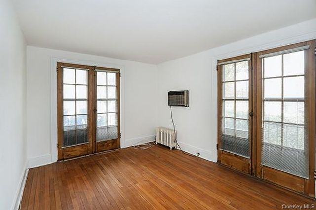 1 Ascot Ridge 1A, Great Neck, NY 11021