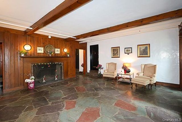 1 Ascot Ridge 1A, Great Neck, NY 11021