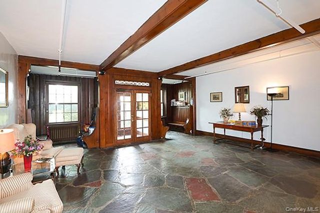 1 Ascot Ridge 1A, Great Neck, NY 11021
