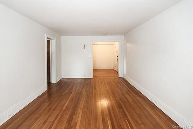 1 Ascot Ridge 1A, Great Neck, NY 11021