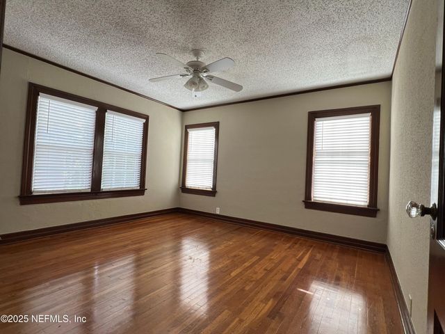 1046 RIVIERA Street LOWER, Jacksonville, FL 32207