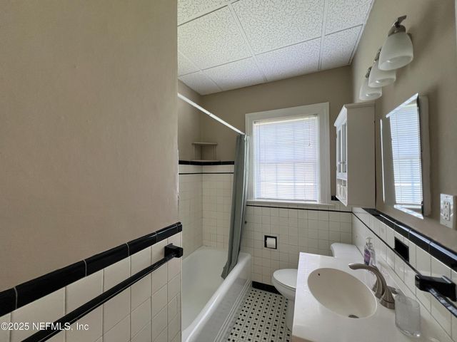 1046 RIVIERA Street LOWER, Jacksonville, FL 32207