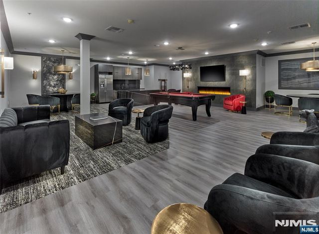 8 Tice Road 112, Franklin Lakes, NJ 07417