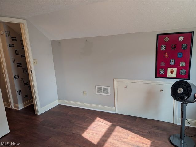 1468 Curtis Avenue, Cuyahoga Falls, OH 44221