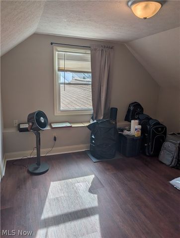 1468 Curtis Avenue, Cuyahoga Falls, OH 44221