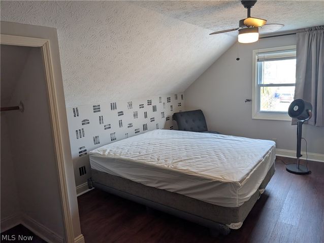 1468 Curtis Avenue, Cuyahoga Falls, OH 44221