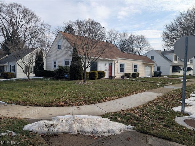 1468 Curtis Avenue, Cuyahoga Falls, OH 44221