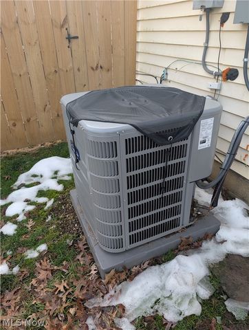 1468 Curtis Avenue, Cuyahoga Falls, OH 44221