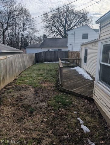 1468 Curtis Avenue, Cuyahoga Falls, OH 44221