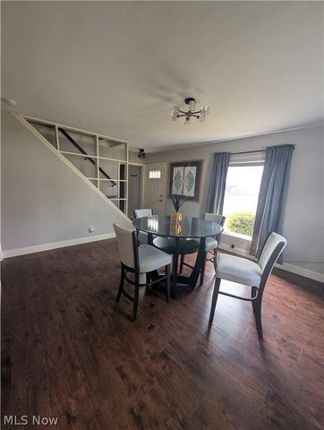 1468 Curtis Avenue, Cuyahoga Falls, OH 44221