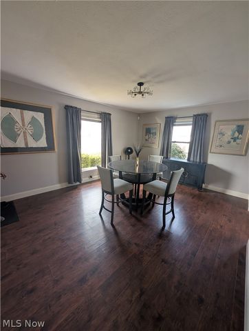 1468 Curtis Avenue, Cuyahoga Falls, OH 44221