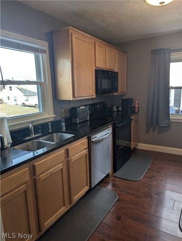 1468 Curtis Avenue, Cuyahoga Falls, OH 44221