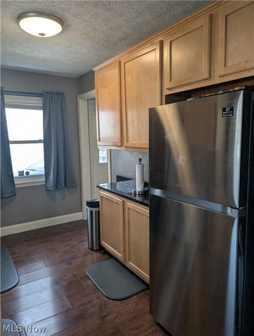 1468 Curtis Avenue, Cuyahoga Falls, OH 44221