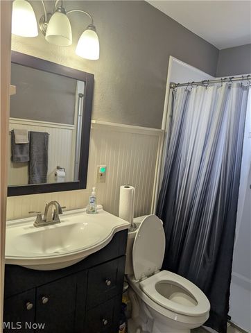 1468 Curtis Avenue, Cuyahoga Falls, OH 44221