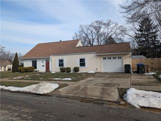 1468 Curtis Avenue, Cuyahoga Falls, OH 44221