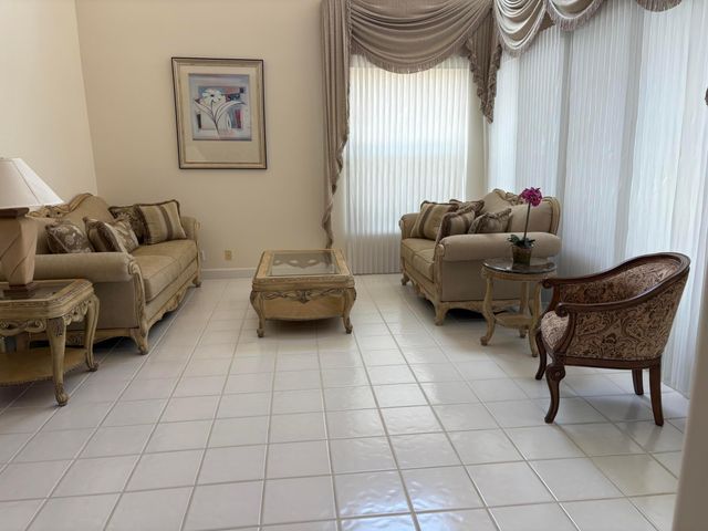 927 Augusta Pointe Drive, Palm Beach Gardens, FL 33418