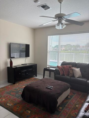 927 Augusta Pointe Drive, Palm Beach Gardens, FL 33418
