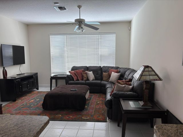 927 Augusta Pointe Drive, Palm Beach Gardens, FL 33418