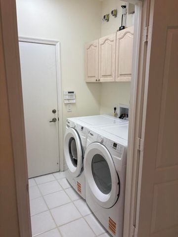 927 Augusta Pointe Drive, Palm Beach Gardens, FL 33418