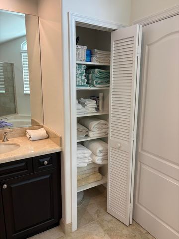 927 Augusta Pointe Drive, Palm Beach Gardens, FL 33418