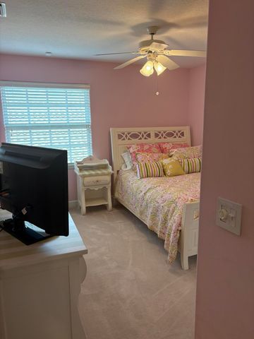 927 Augusta Pointe Drive, Palm Beach Gardens, FL 33418