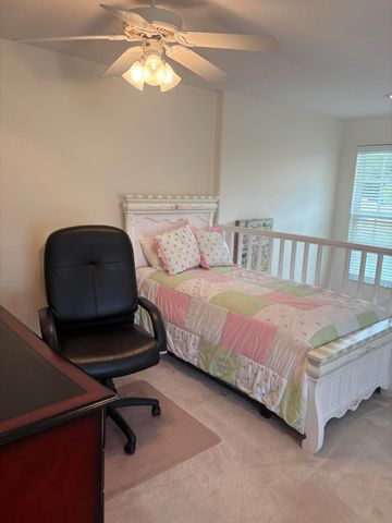 927 Augusta Pointe Drive, Palm Beach Gardens, FL 33418
