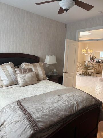 927 Augusta Pointe Drive, Palm Beach Gardens, FL 33418