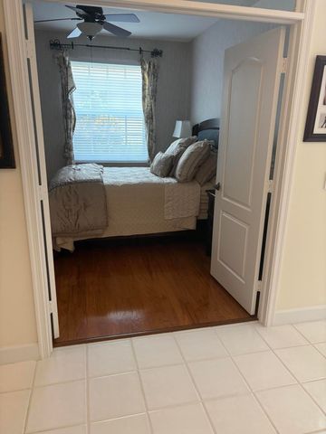 927 Augusta Pointe Drive, Palm Beach Gardens, FL 33418