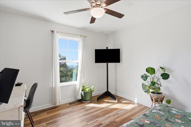 300 ELK TRL, Winchester, VA 22602