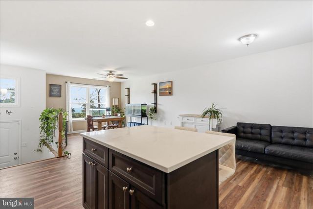 300 ELK TRL, Winchester, VA 22602