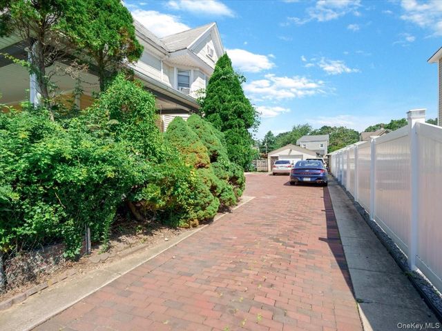 36 Russell Place, Freeport, NY 11520