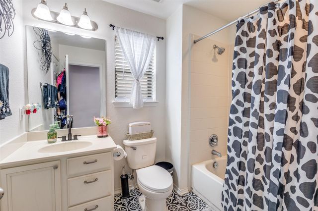 301 Rummel DR, Kyle, TX 78640