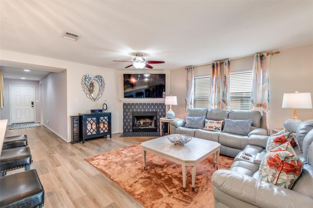 301 Rummel DR, Kyle, TX 78640