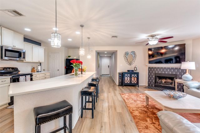 301 Rummel DR, Kyle, TX 78640