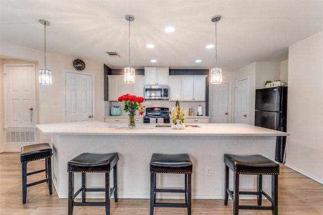 301 Rummel DR, Kyle, TX 78640