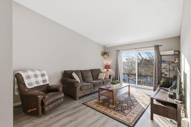 2063 N Park Drive 6, Saint Paul, MN 55119