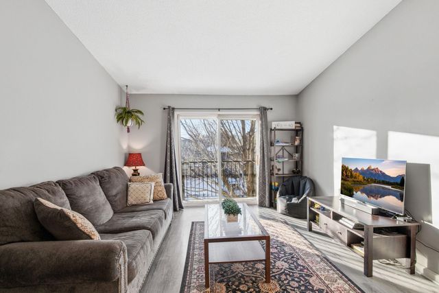 2063 N Park Drive 6, Saint Paul, MN 55119