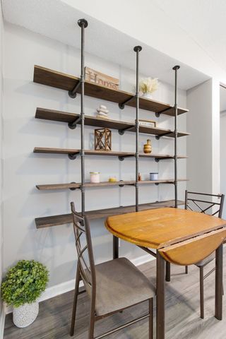 2063 N Park Drive 6, Saint Paul, MN 55119