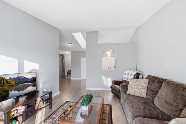 2063 N Park Drive 6, Saint Paul, MN 55119