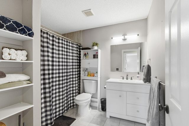 2063 N Park Drive 6, Saint Paul, MN 55119