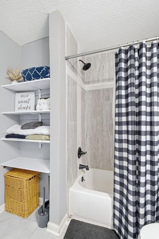 2063 N Park Drive 6, Saint Paul, MN 55119