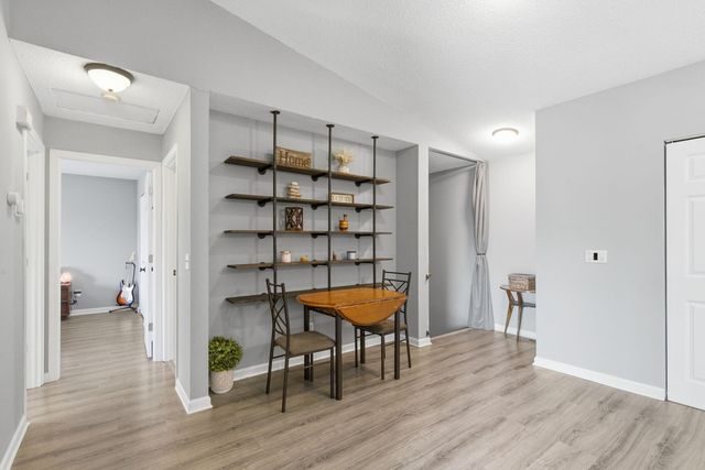 2063 N Park Drive 6, Saint Paul, MN 55119