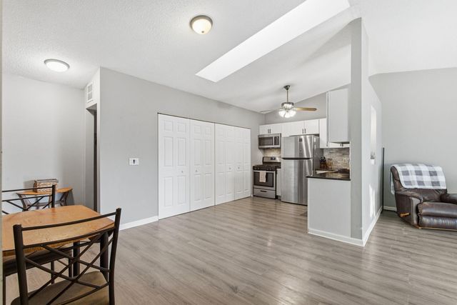 2063 N Park Drive 6, Saint Paul, MN 55119