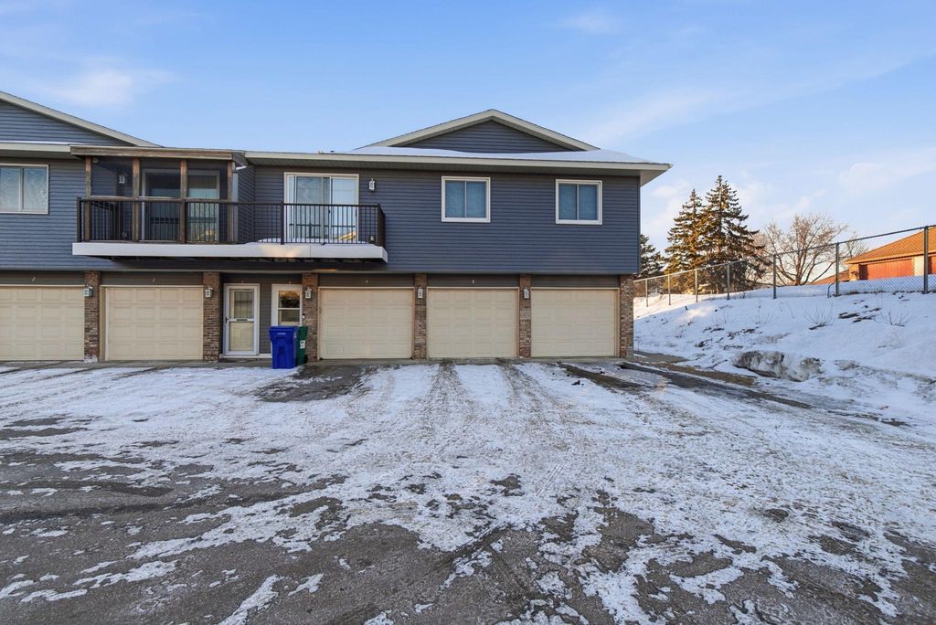 2063 N Park Drive 6, Saint Paul, MN 55119