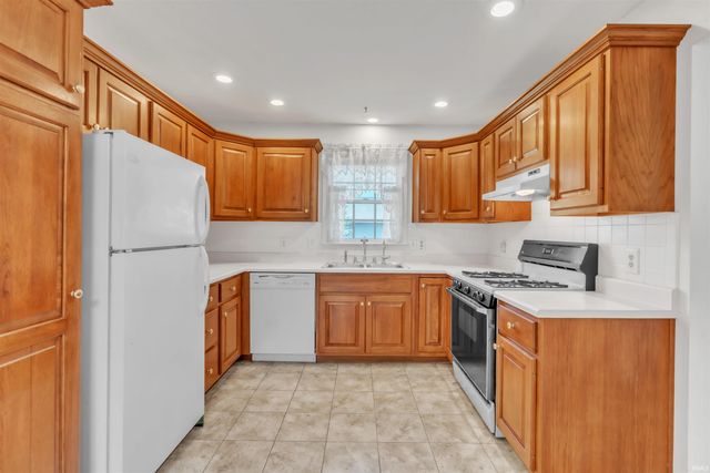 1311 Somerset Court, Goshen, IN 46528
