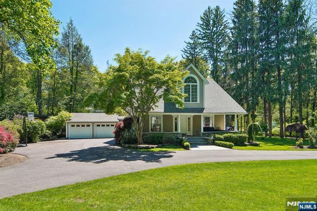 42 Hillside Avenue, Upper Saddle River, NJ 07458